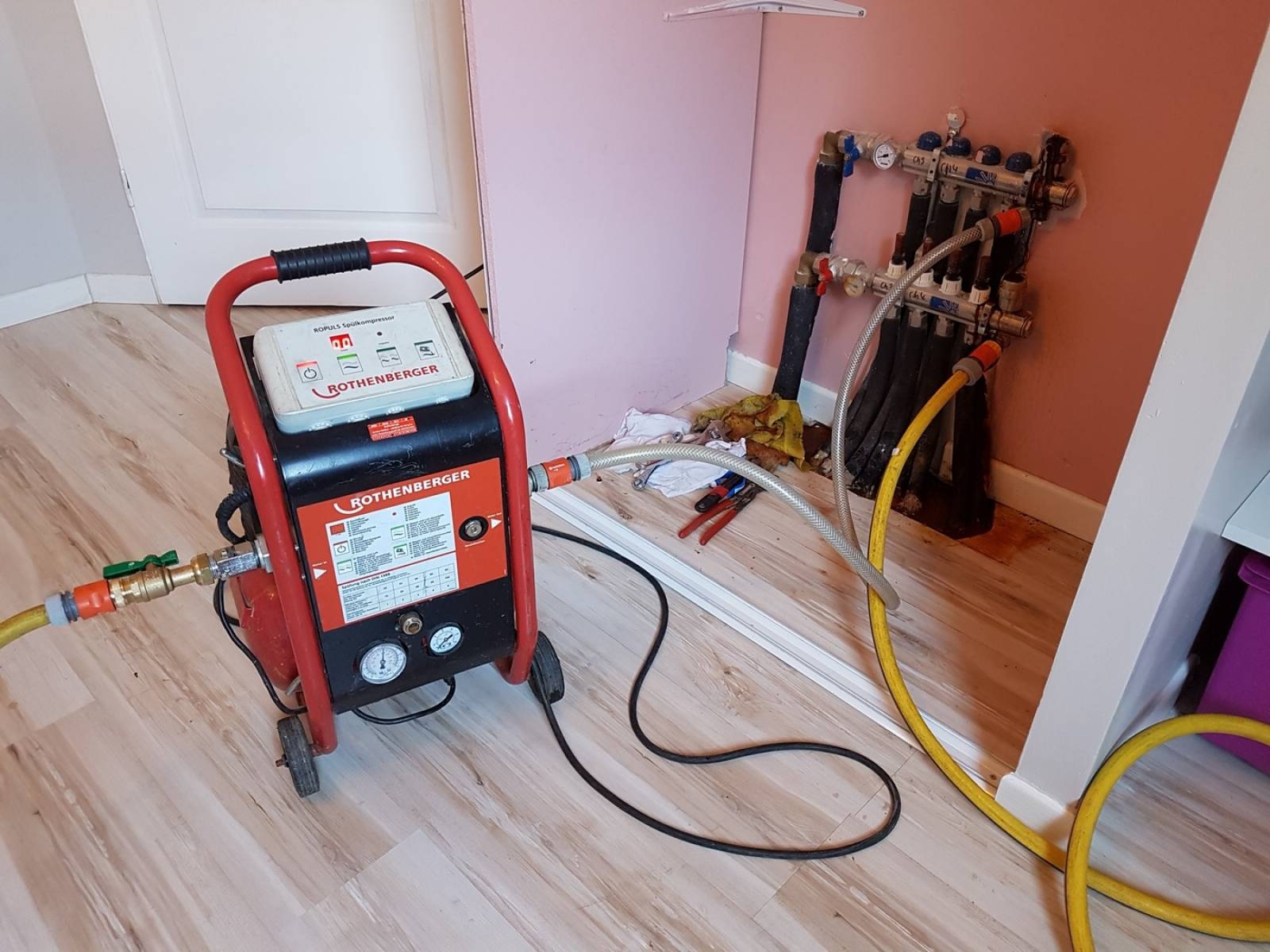 Sultanbeyli Turgut Reis Vaillant Hermetik Şofben Kombi Bakımı